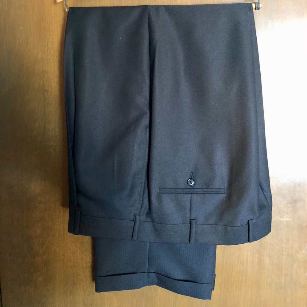 Sean John Mens Slack Black Pinstripe